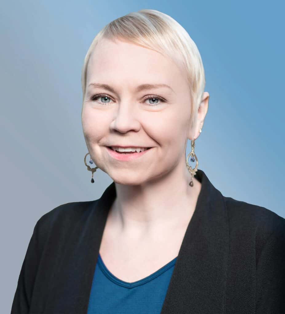 Headshot of Heather Neff. 